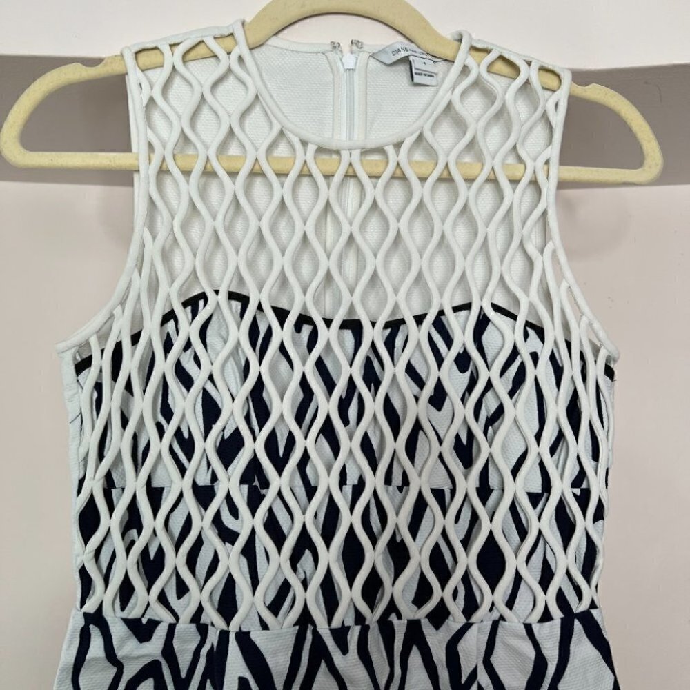 DIANE von Furstenberg Leonora Navy White Patterned Dress - Picture 3 of 7